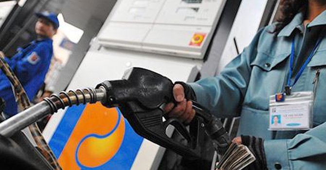 Xăng, dầu đồng loạt tăng giá, mức tăng cao nhất gần 900 đồng/lít