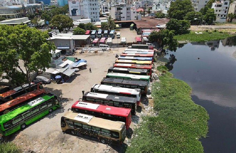 TP.HCM: Vì sao quận Bình Thạnh chưa xử lý dứt điểm 2 “bến cóc” lấn sông hàng nghìn m2?