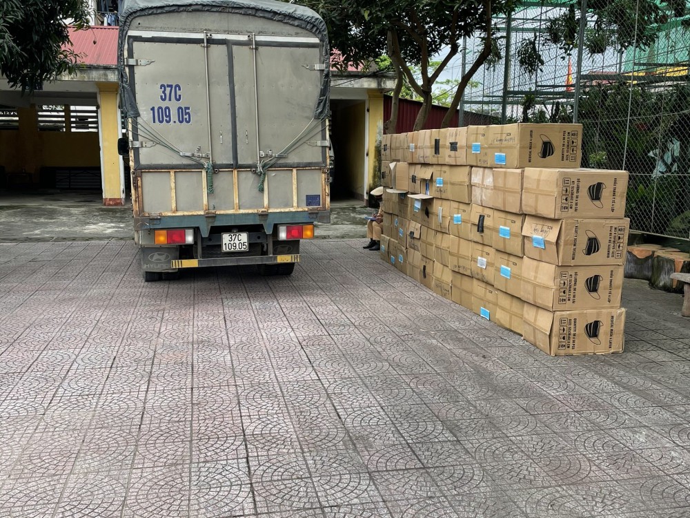 Hà Tĩnh bắt xe tải chở 122.500 khẩu trang không rõ nguồn gốc